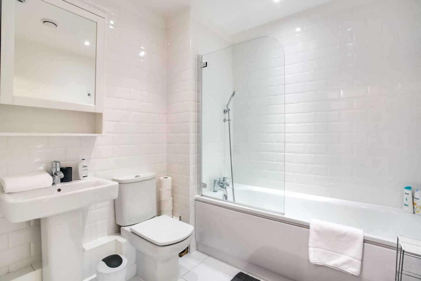 לונדון Guestready - Comfort By The Thames, W/ Balcony מראה חיצוני תמונה