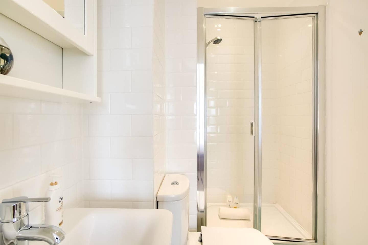 לונדון Guestready - Comfort By The Thames, W/ Balcony מראה חיצוני תמונה