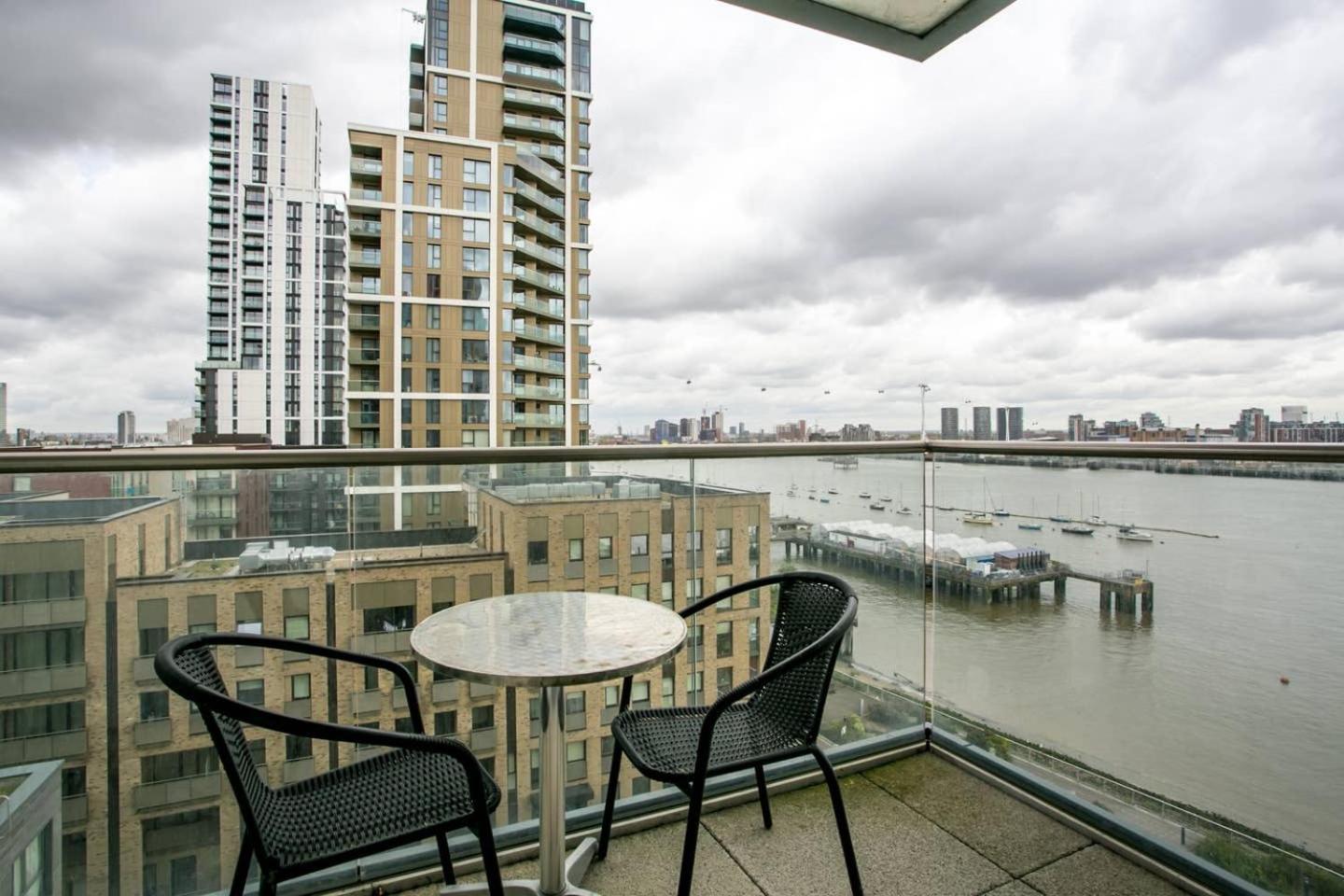 לונדון Guestready - Comfort By The Thames, W/ Balcony מראה חיצוני תמונה