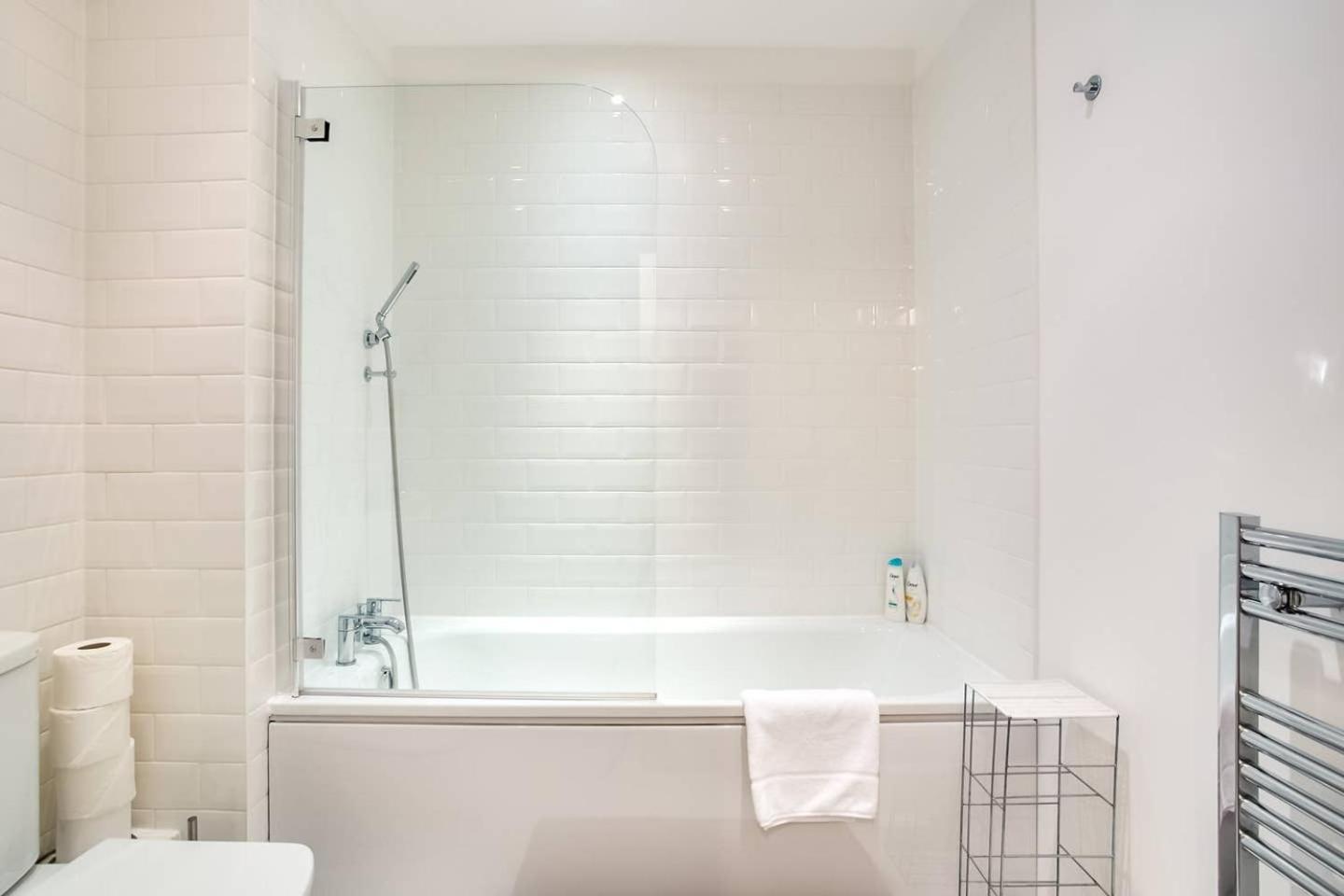 לונדון Guestready - Comfort By The Thames, W/ Balcony מראה חיצוני תמונה